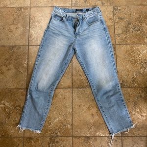 Mom Fit Cropped Jeans